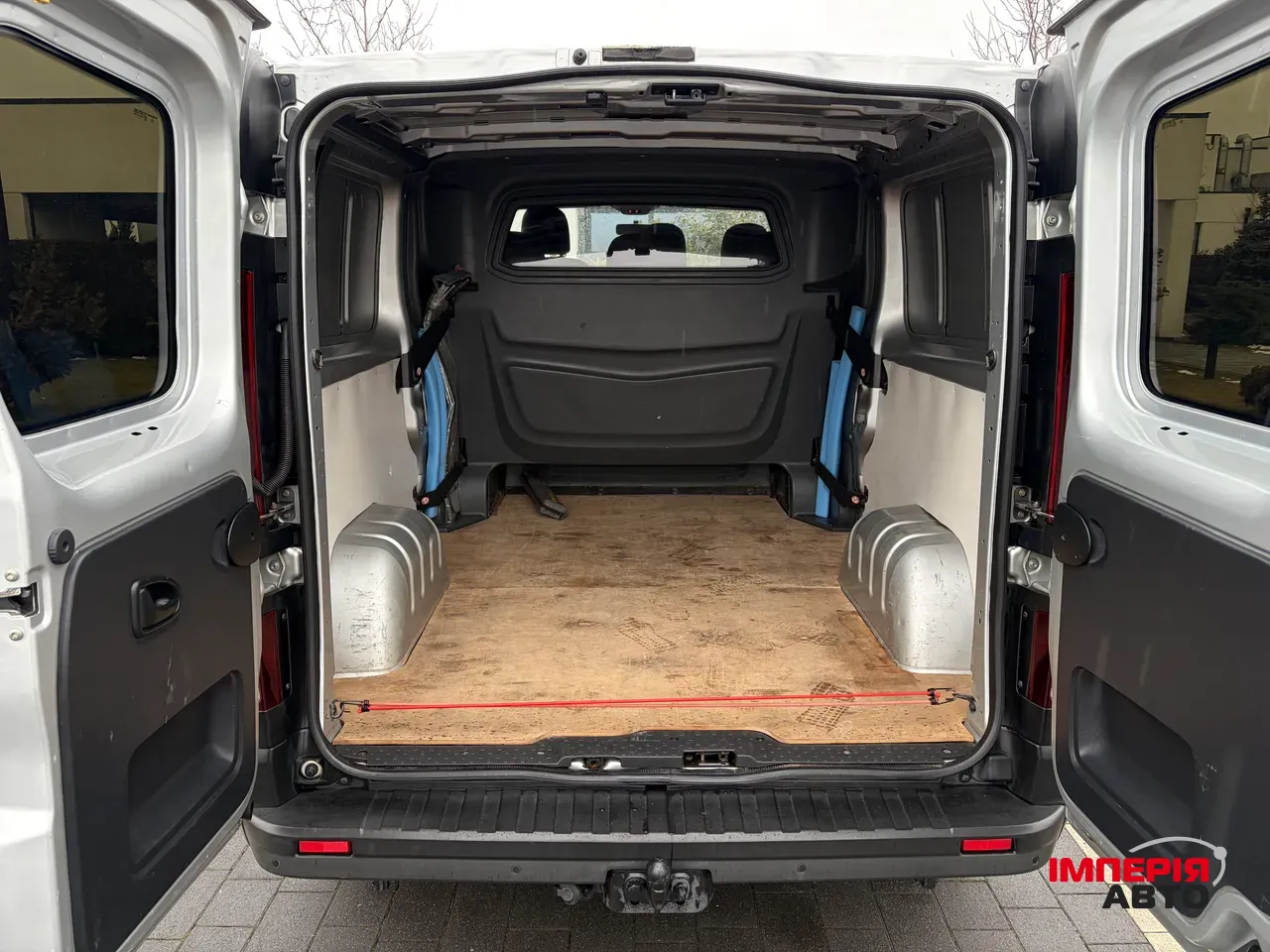 Opel Vivaro - фото 38