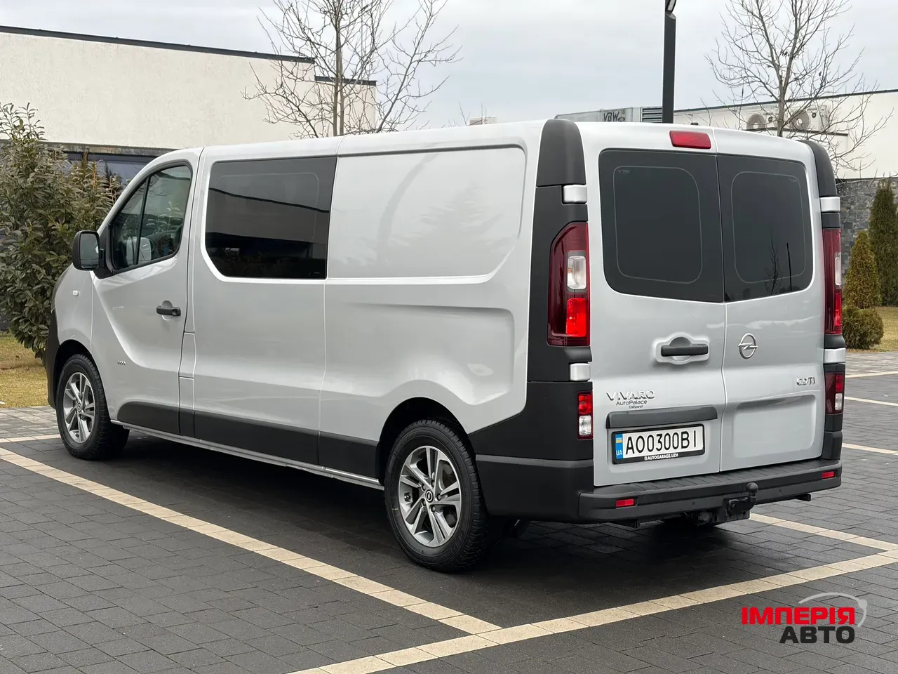 Opel Vivaro - фото 15