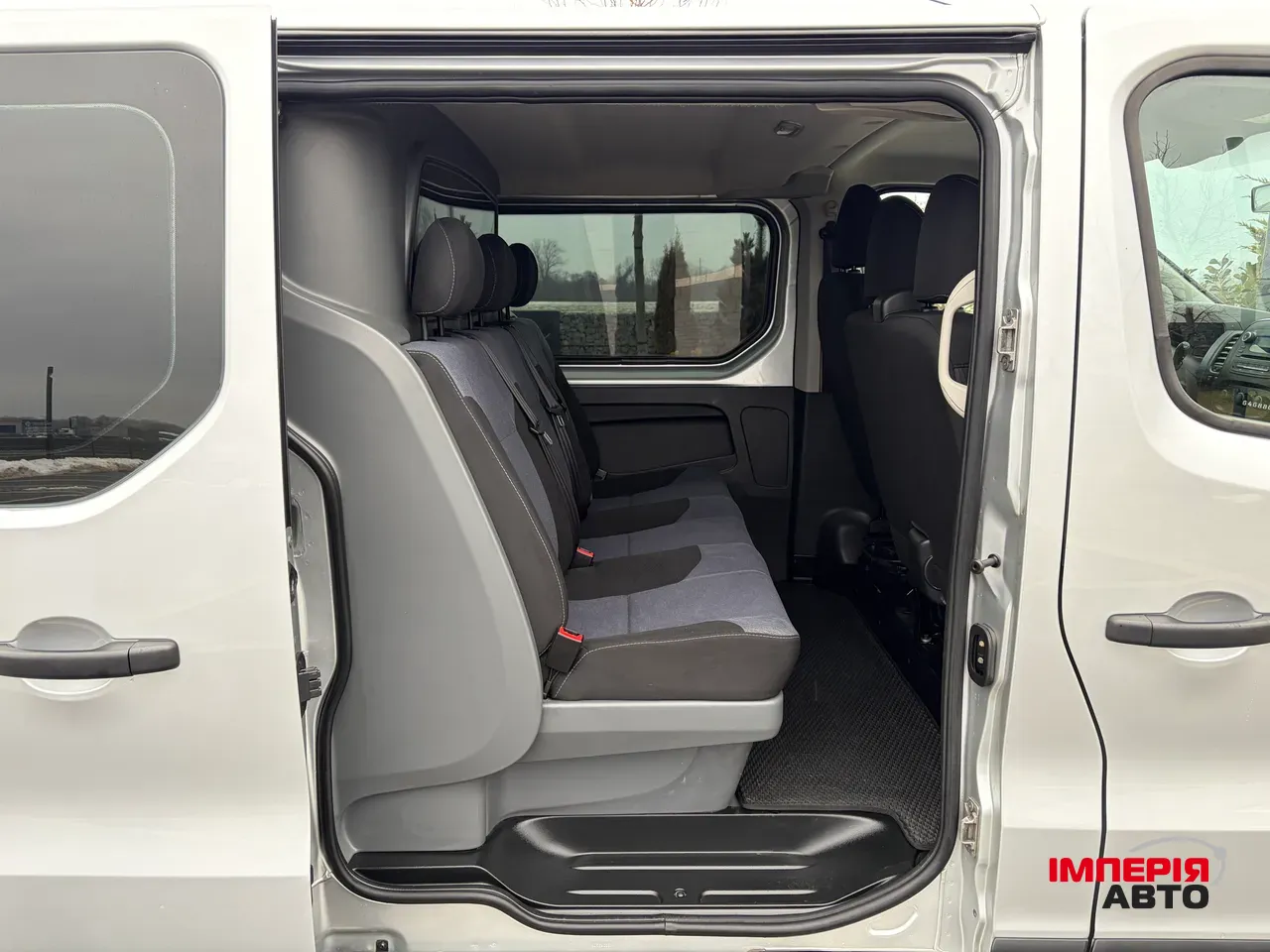 Opel Vivaro - фото 23