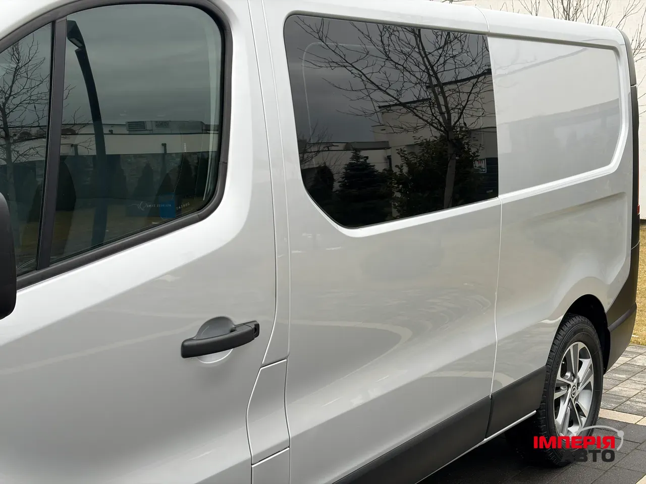 Opel Vivaro - фото 12