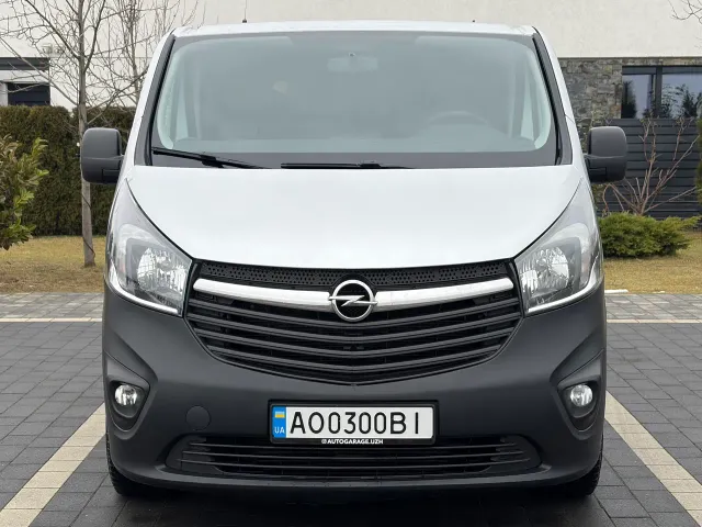 Opel Vivaro - фото 4