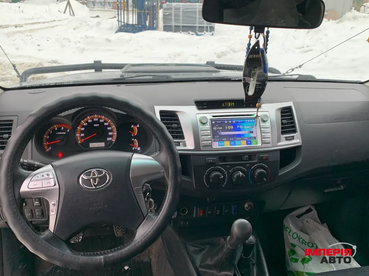 Toyota Hilux - фото 7