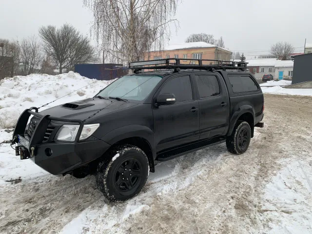 Toyota Hilux - фото 1
