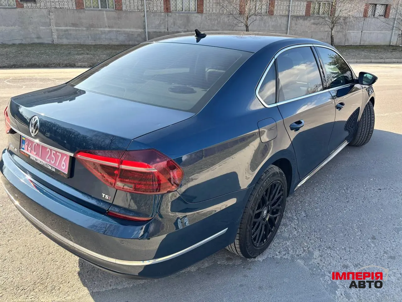 Volkswagen Passat - фото 3