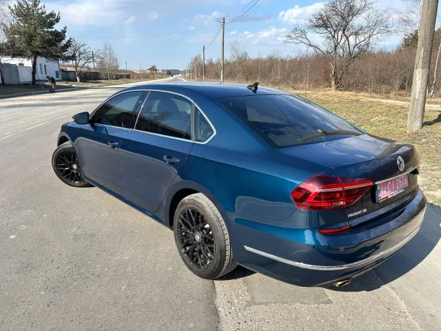 Volkswagen Passat - фото 2