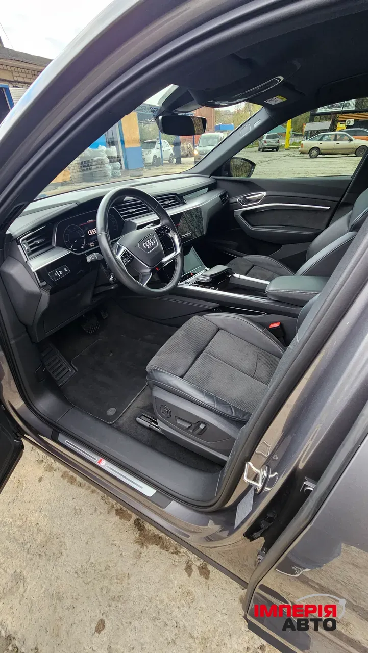 Audi e-tron Sportback - фото 12