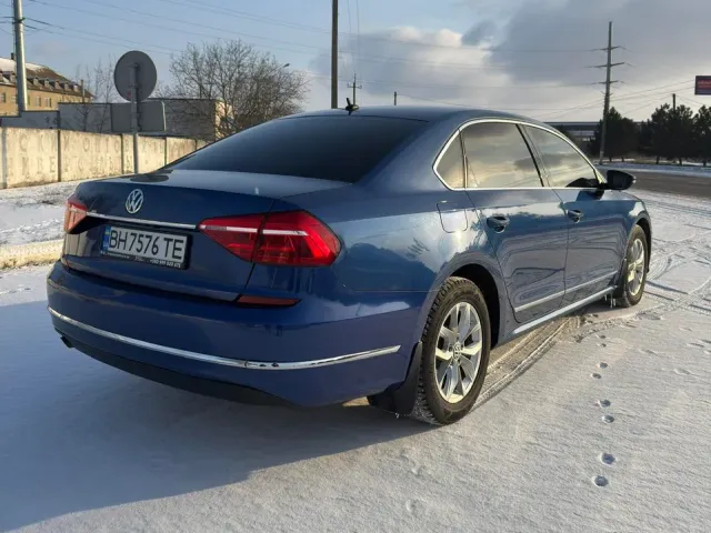 Volkswagen Passat - фото 2