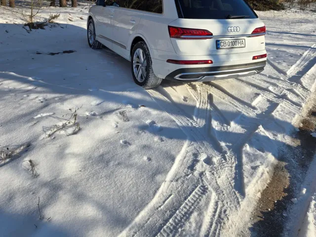 Audi Q7 - фото 3