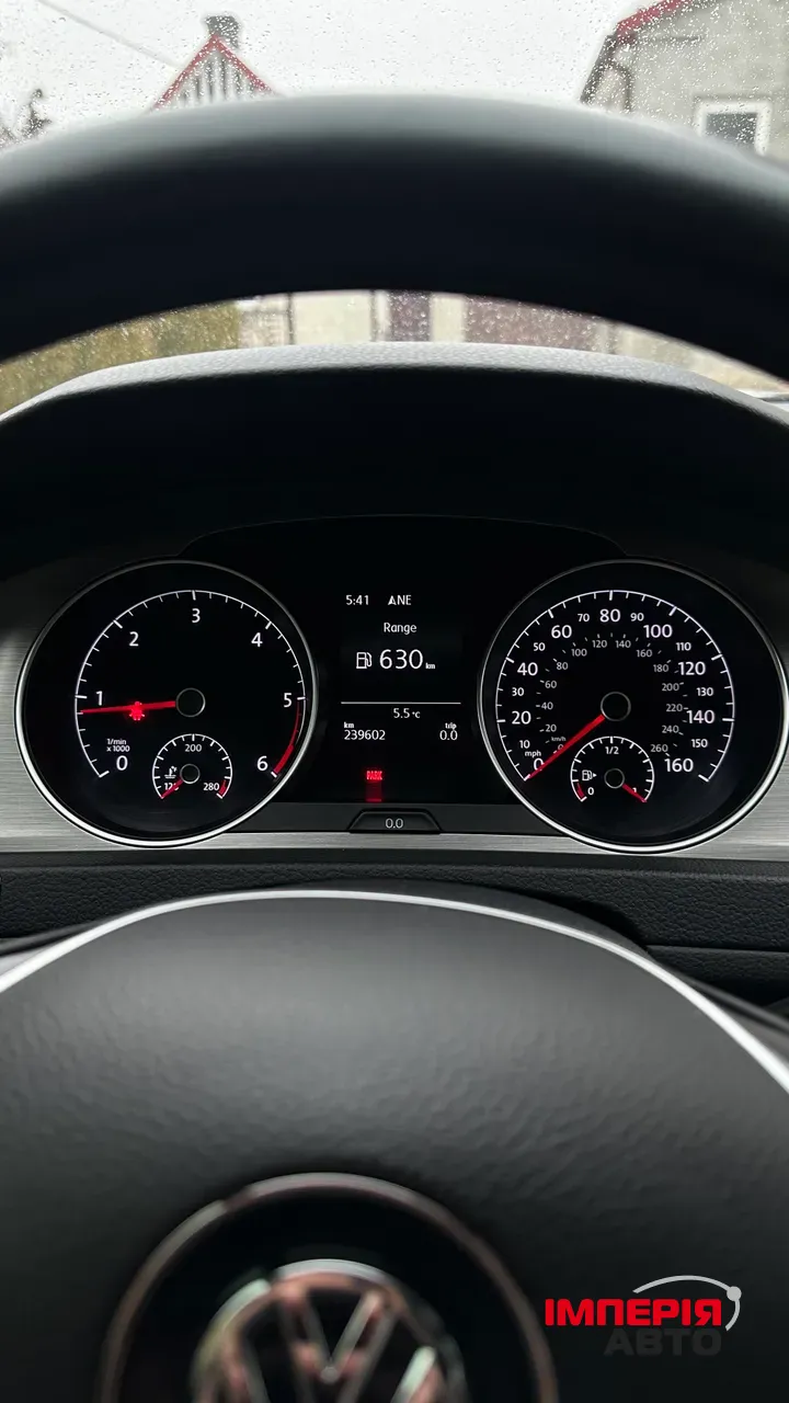 Volkswagen Golf - фото 8