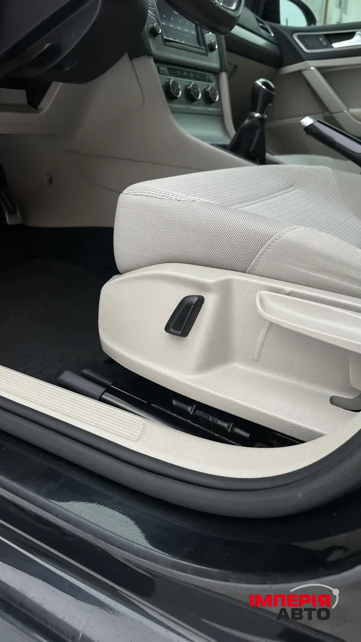 Volkswagen Golf - фото 12