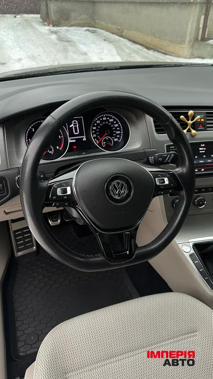 Volkswagen Golf - фото 7