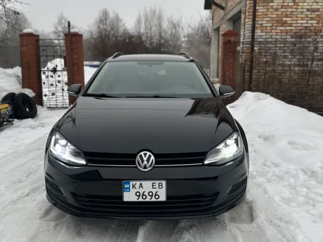 Volkswagen Golf - фото 1