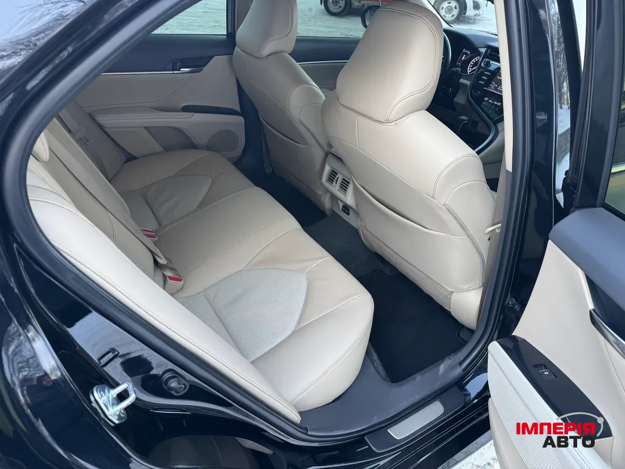 Toyota Camry - фото 12