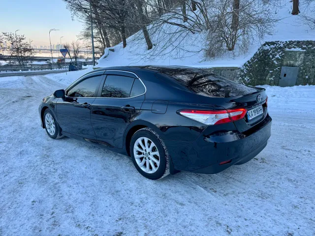 Toyota Camry - фото 4