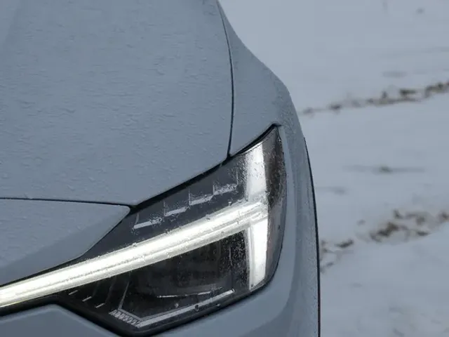 Polestar 2 - фото 2