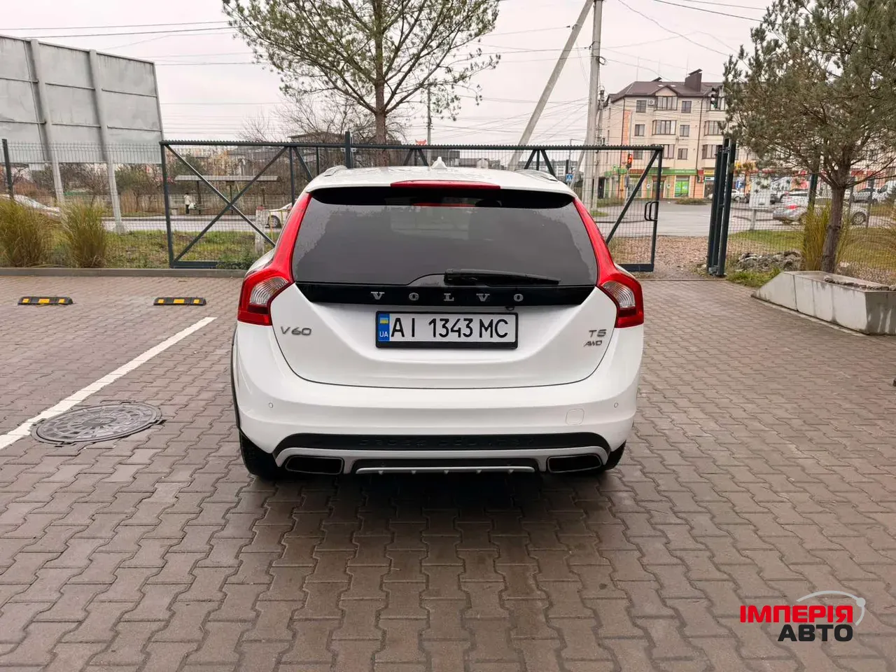 Volvo V60 Cross Country - фото 5