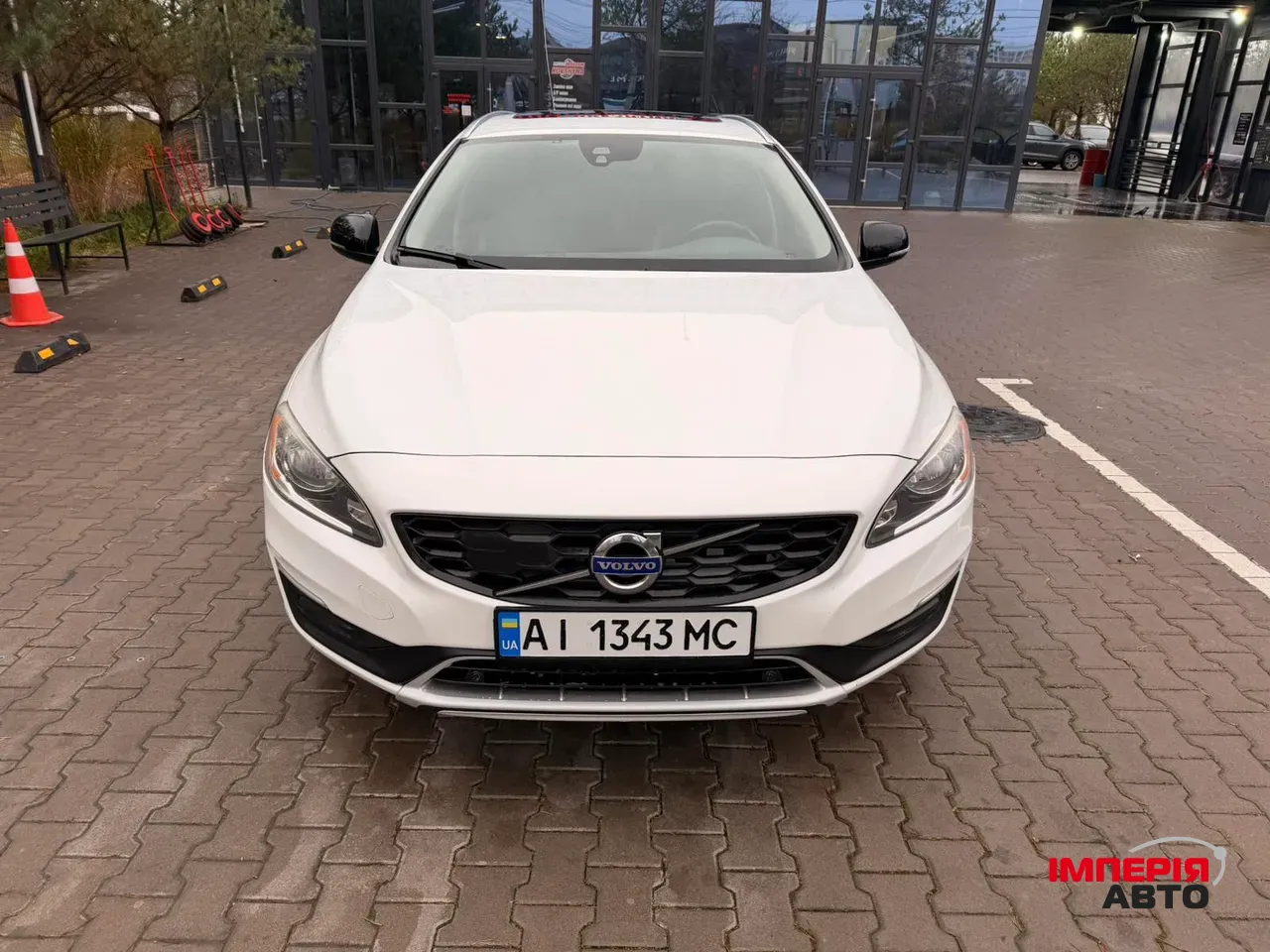 Volvo V60 Cross Country - фото 4