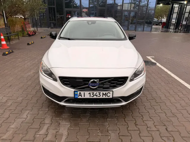 Volvo V60 Cross Country - фото 4