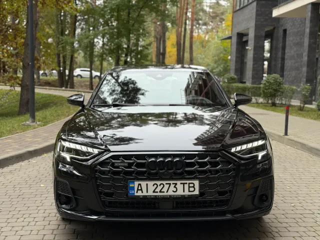 Audi A8 - фото 3