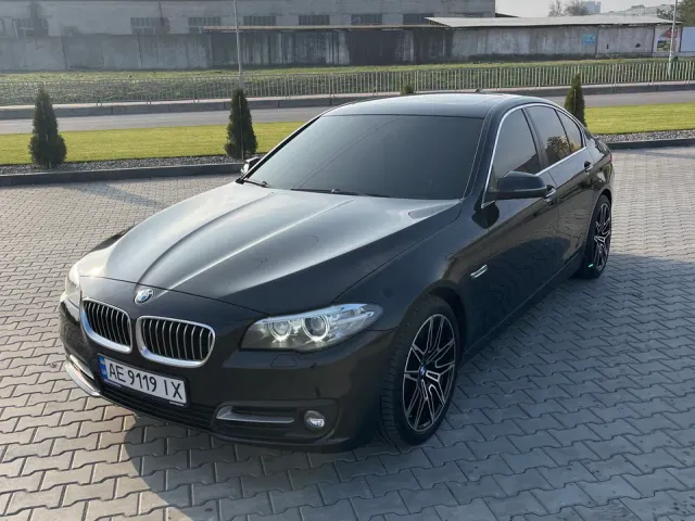 BMW 5 серії - фото 1
