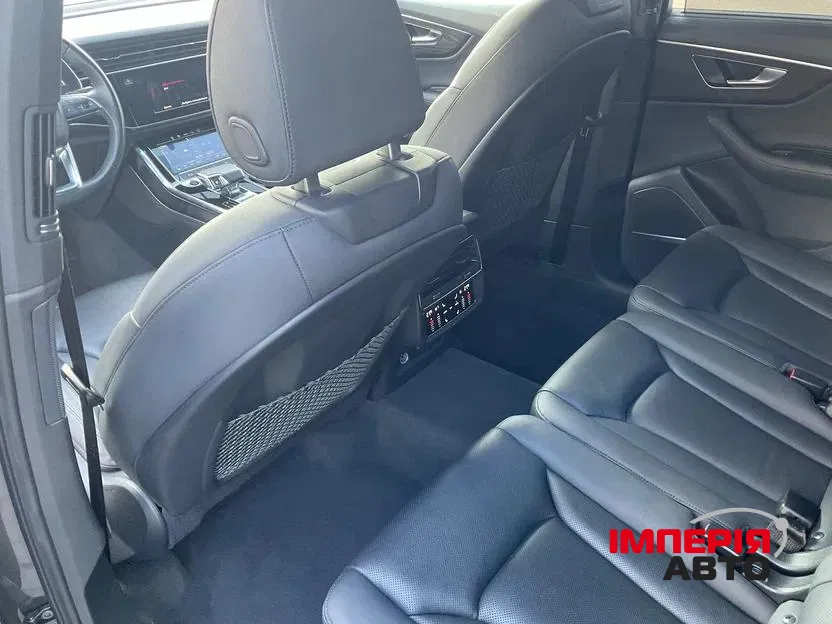 Audi Q7 - фото 6