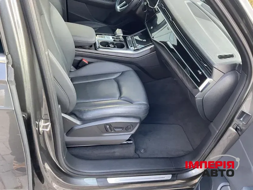 Audi Q7 - фото 7