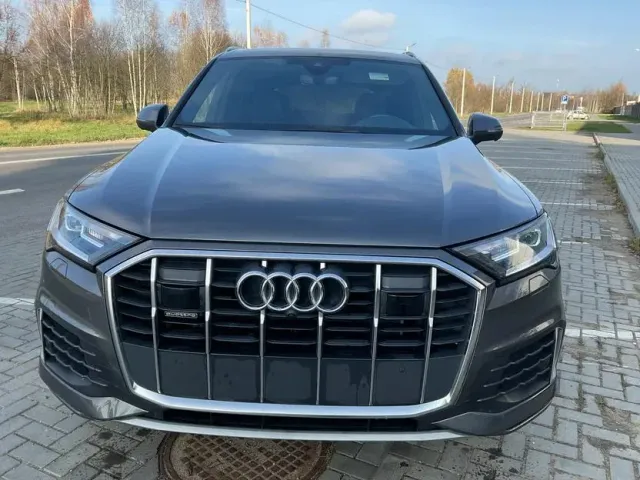 Audi Q7 - фото 1