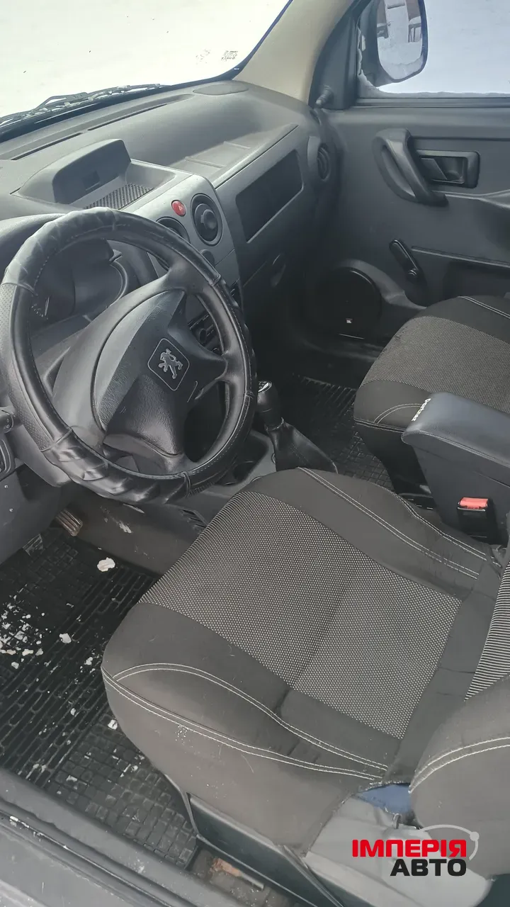 Peugeot Partner - фото 4