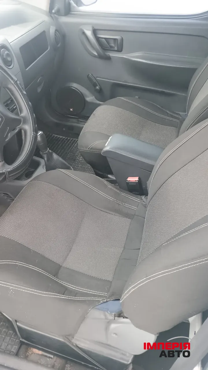 Peugeot Partner - фото 12