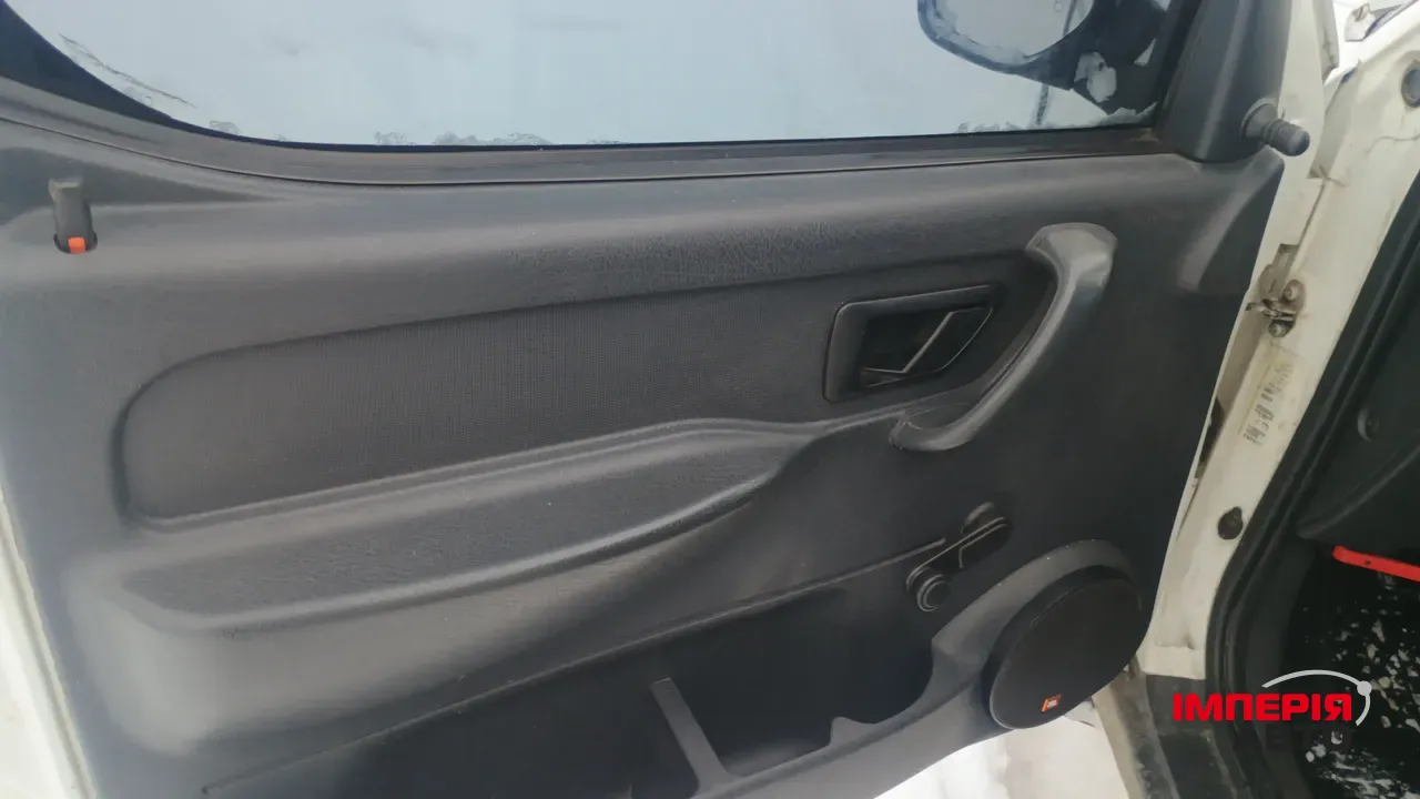 Peugeot Partner - фото 13