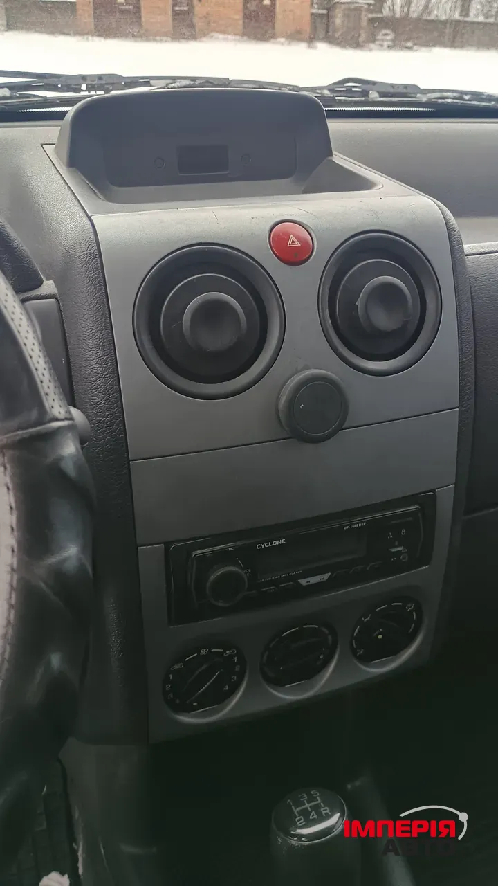 Peugeot Partner - фото 6