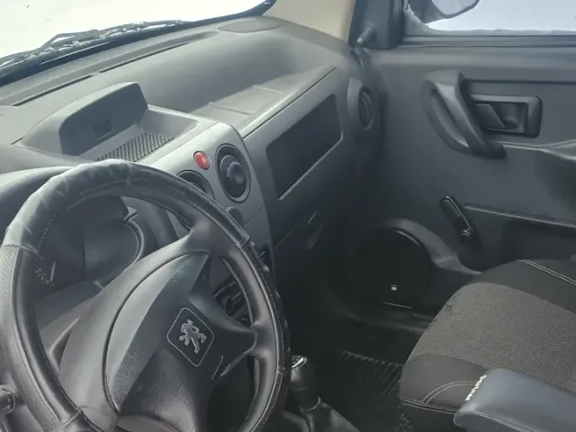 Peugeot Partner - фото 4