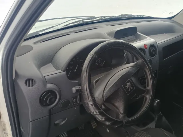 Peugeot Partner - фото 5