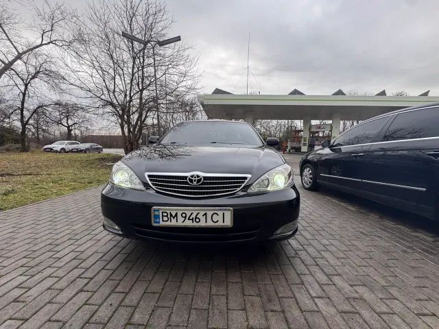 Toyota Camry - фото 2