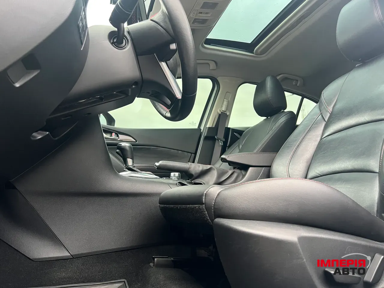 Mazda 3 - фото 6