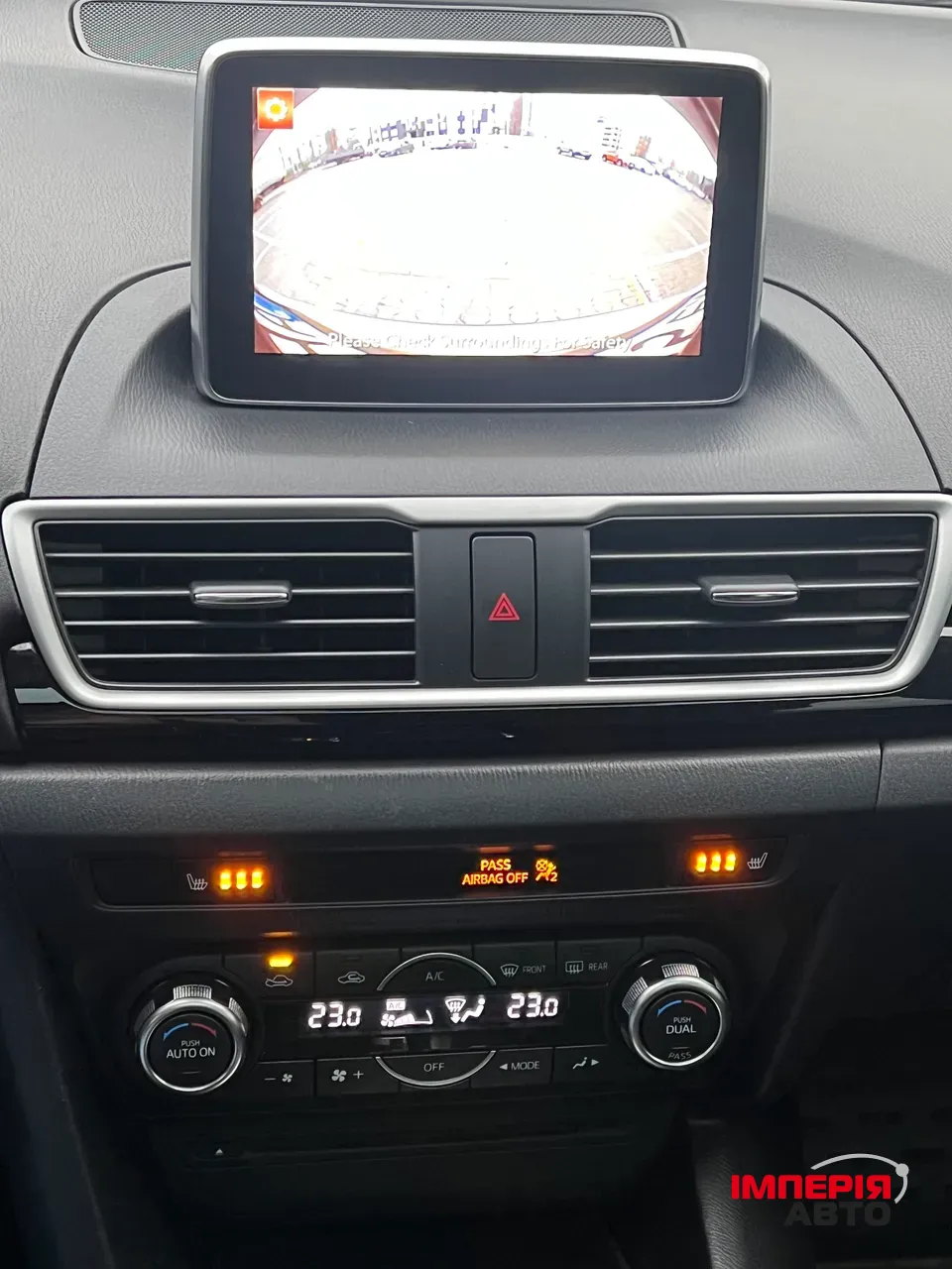 Mazda 3 - фото 13