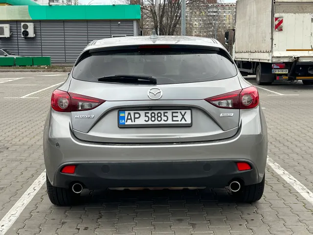 Mazda 3 - фото 3