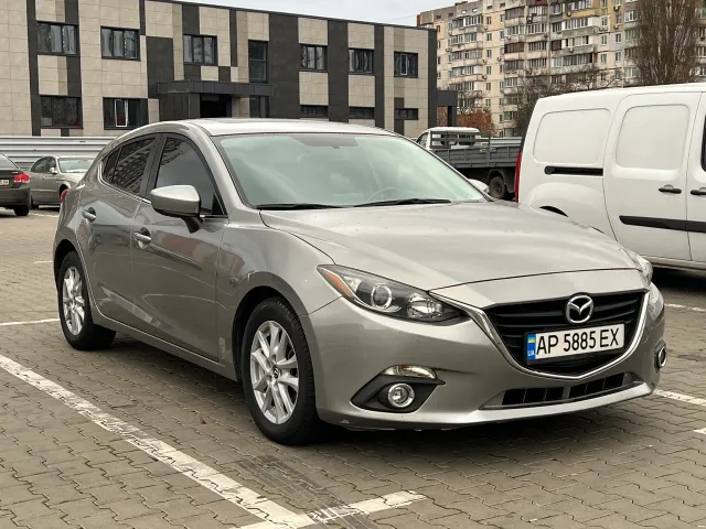 Mazda 3 - фото 1