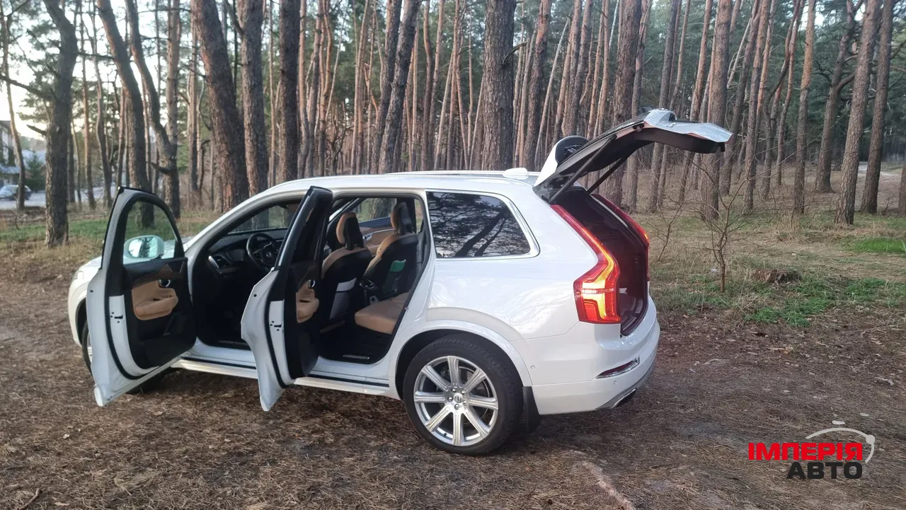 Volvo XC90 - фото 1