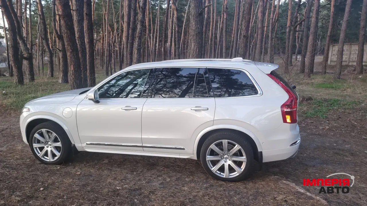 Volvo XC90 - фото 8