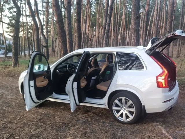 Volvo XC90 - фото 1