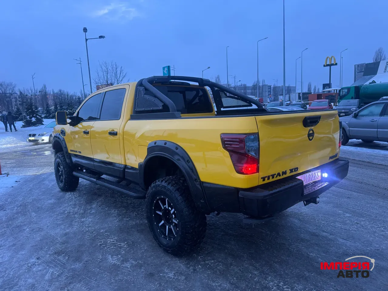 Nissan Titan - фото 13