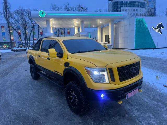 Nissan Titan - фото 1