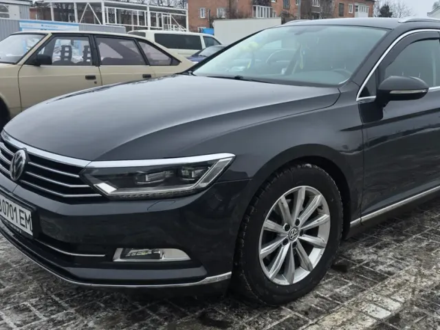 Volkswagen Passat - фото 2
