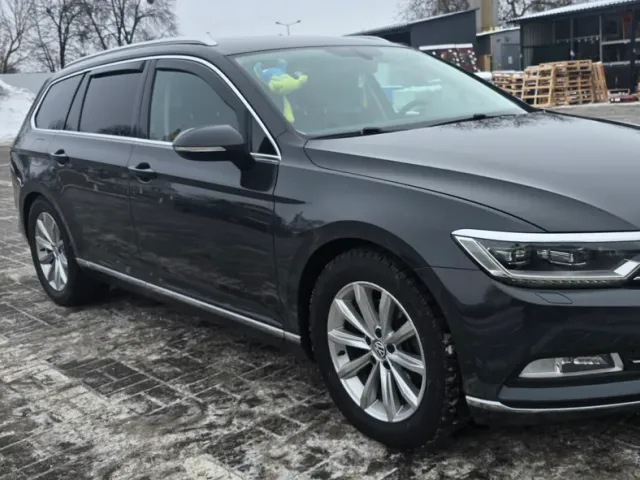 Volkswagen Passat - фото 1