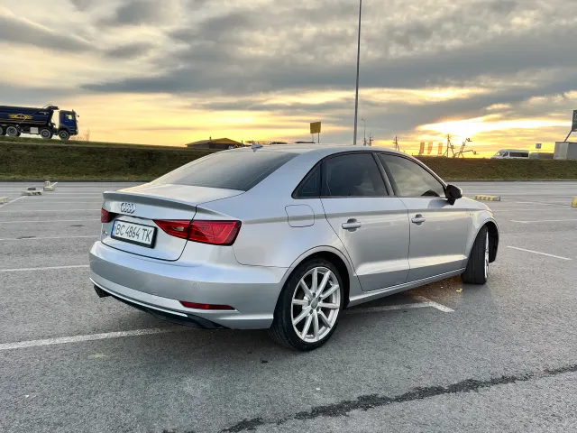Audi A3 - фото 4