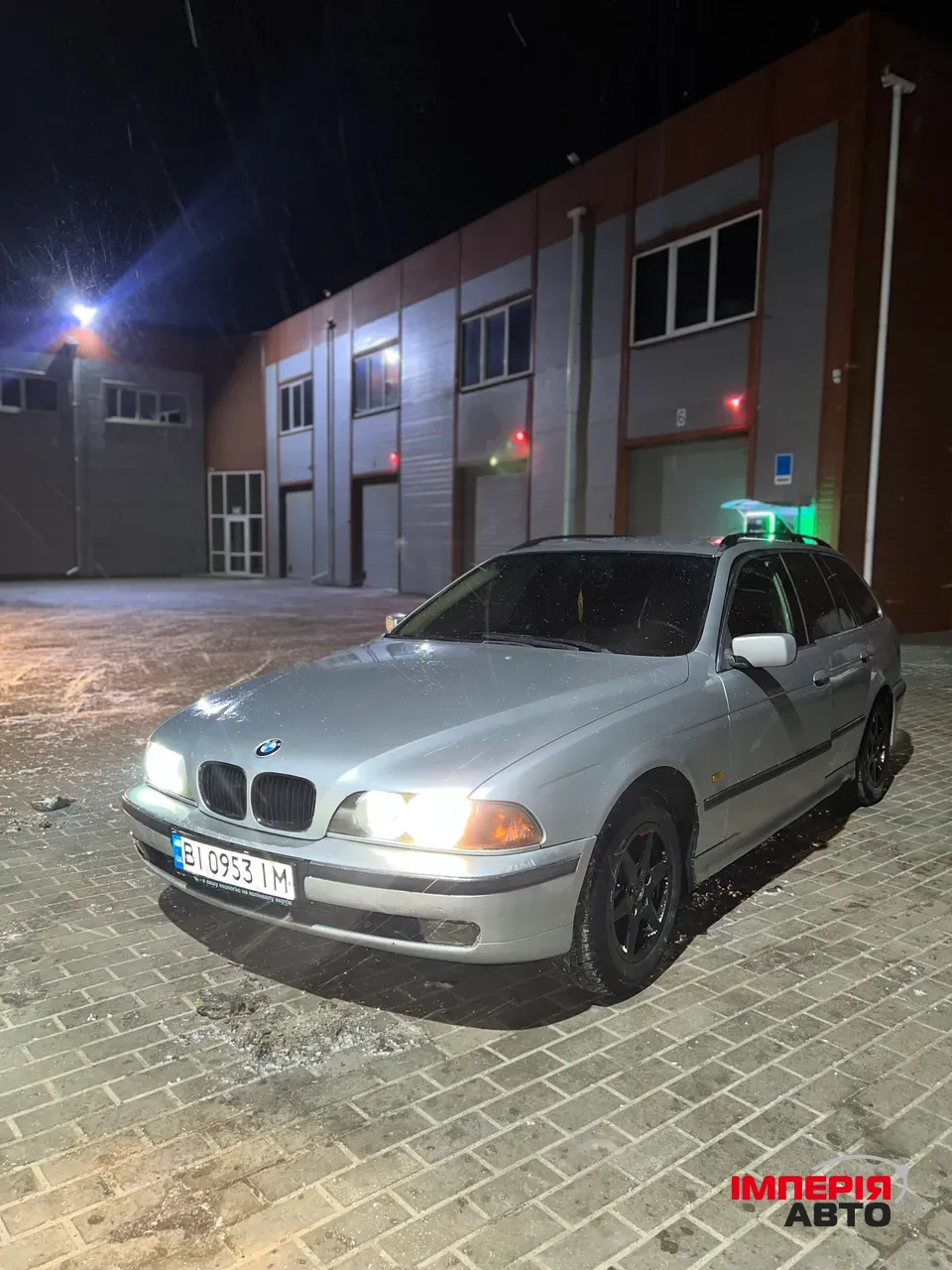 BMW 5 серії - фото 1