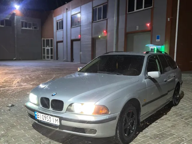 BMW 5 серії - фото 1