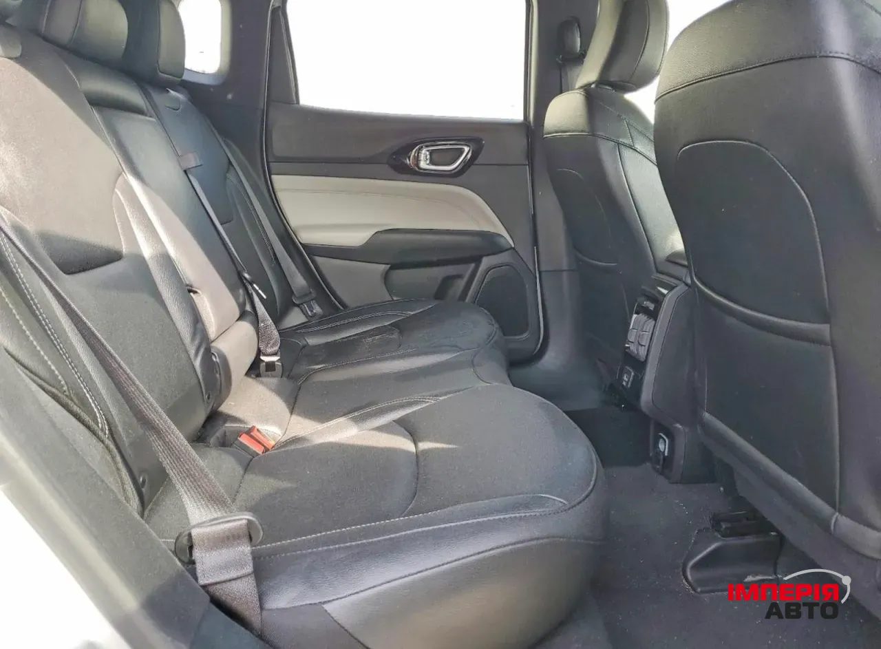 Jeep Compass - фото 8