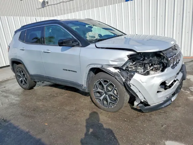 Jeep Compass - фото 1